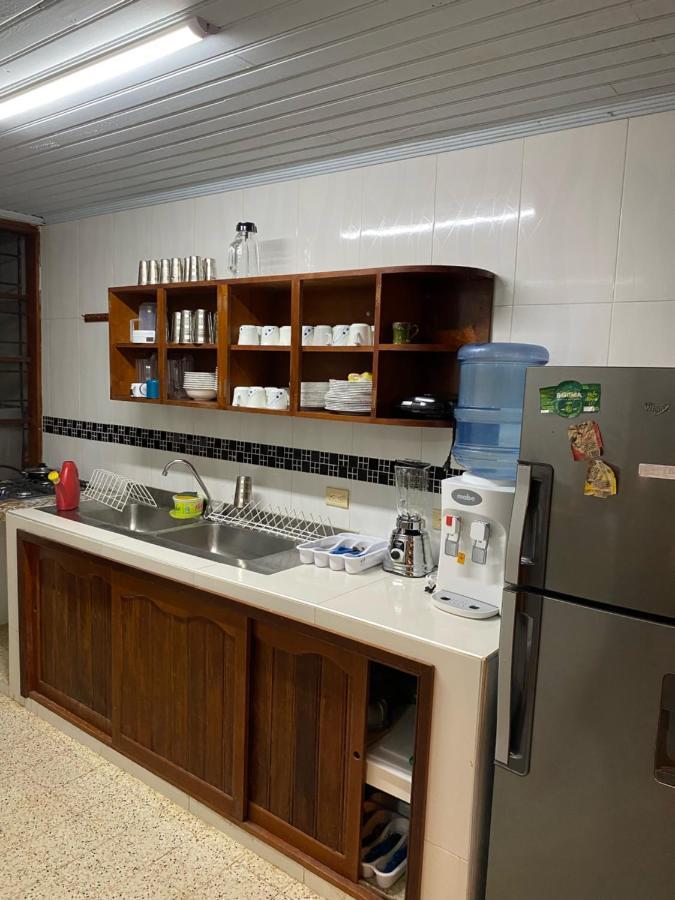 Tambo Hostel 莱蒂西亚 外观 照片