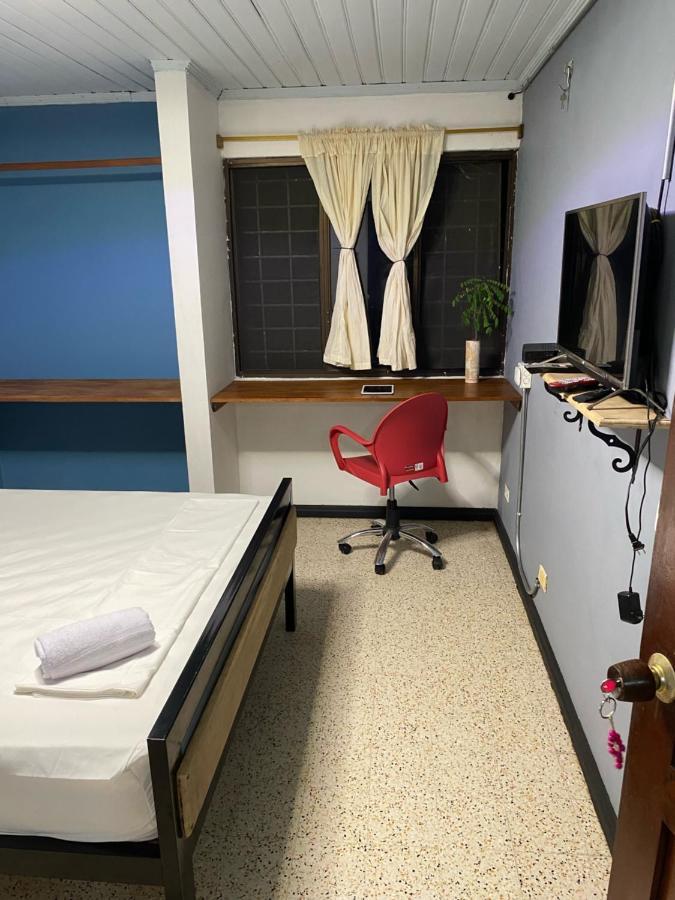 Tambo Hostel 莱蒂西亚 外观 照片